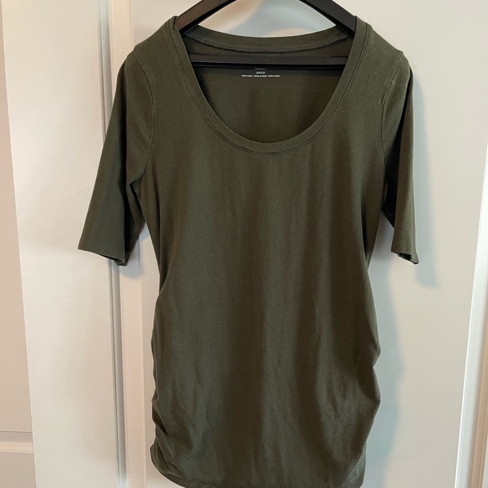 Green. Motherhood Maternity. Size small.